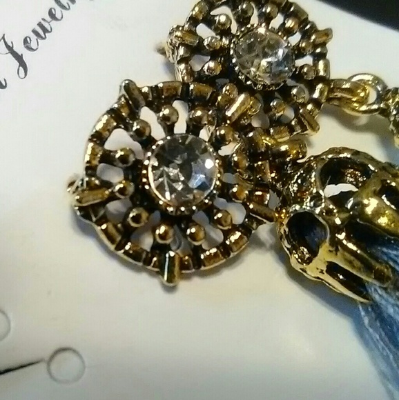 Hot Trendy Beautiful Gray Tassel Earring Set - Picture 3 of 7